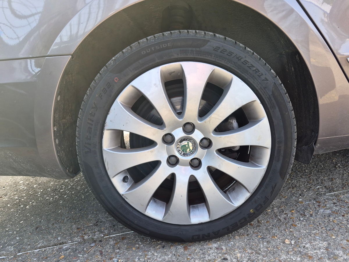 Skoda Superb Combi II 2.0 TDI 170 CR FAP PRAHA DSG