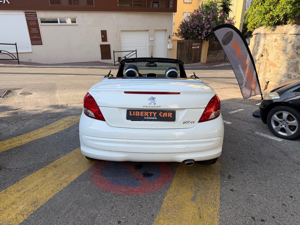 Peugeot 207 CC 1.6 120 CV / 1er Main /KM Réel / Boîte auto / GPS / Intérieur Cuir/ Féline