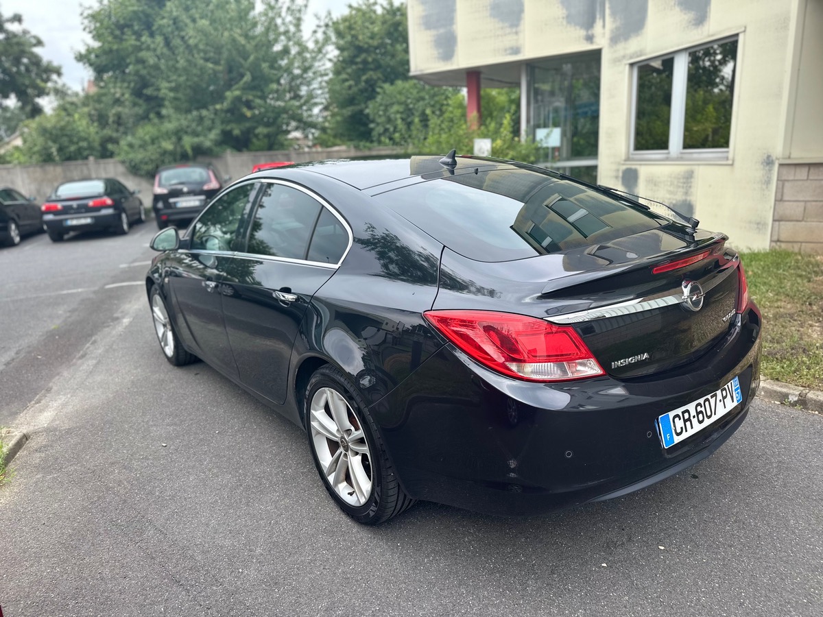 Opel Insignia 2.0 CDTI 160 CV cosmos 1er main  en 4XCBL foule option