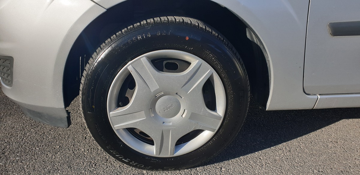 Ford Fiesta Fiesta 4 Senso 1.2 75CV phase 2 CT ok et révisé