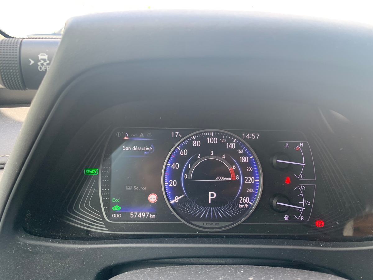 Lexus UX 250 | 184 ch | Pack Confort | Apple car Play | Caméra recul | Régulateur vitesse adaptatif