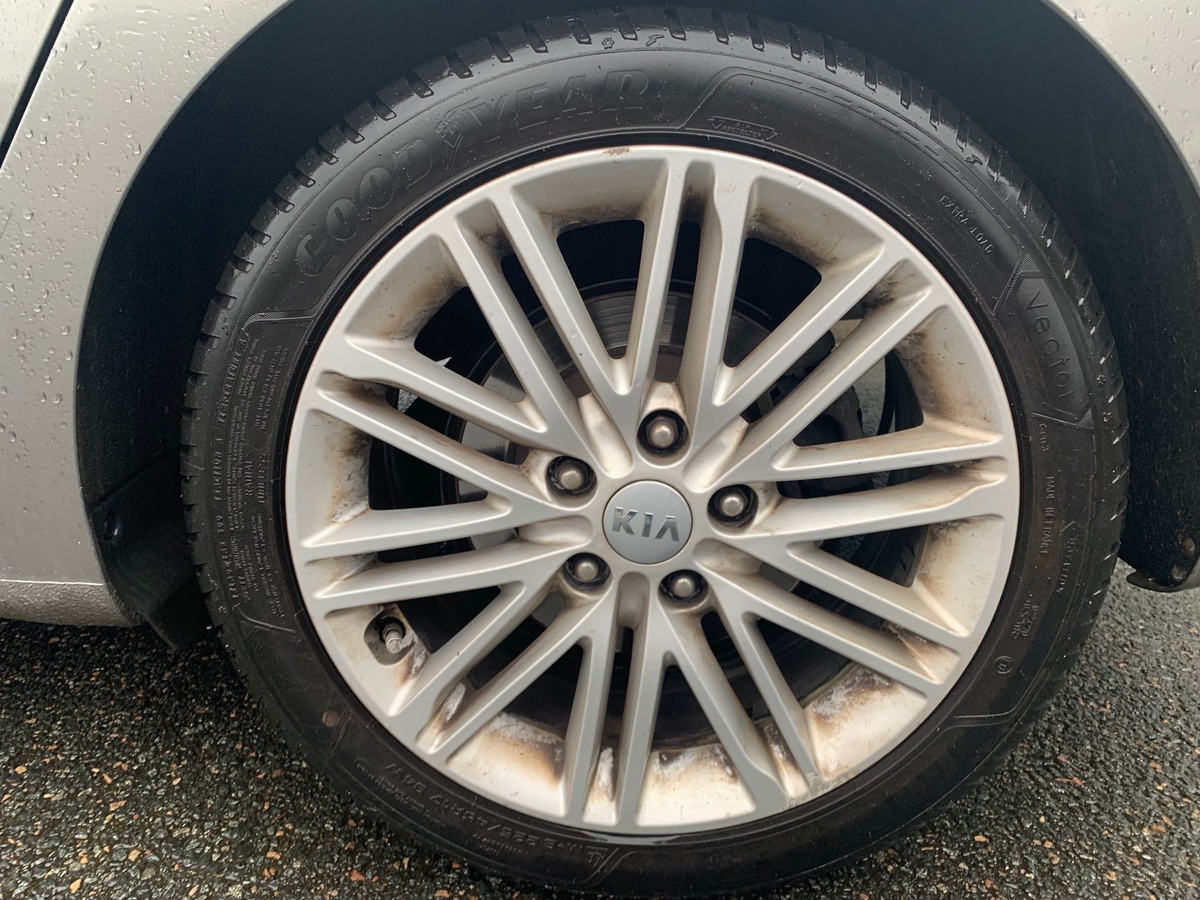 Kia Carens 141 ch | PREMIUM | 7 Places | Phase 2 | Attelage| Toit ouvrant | Caméra de recul | Jantes