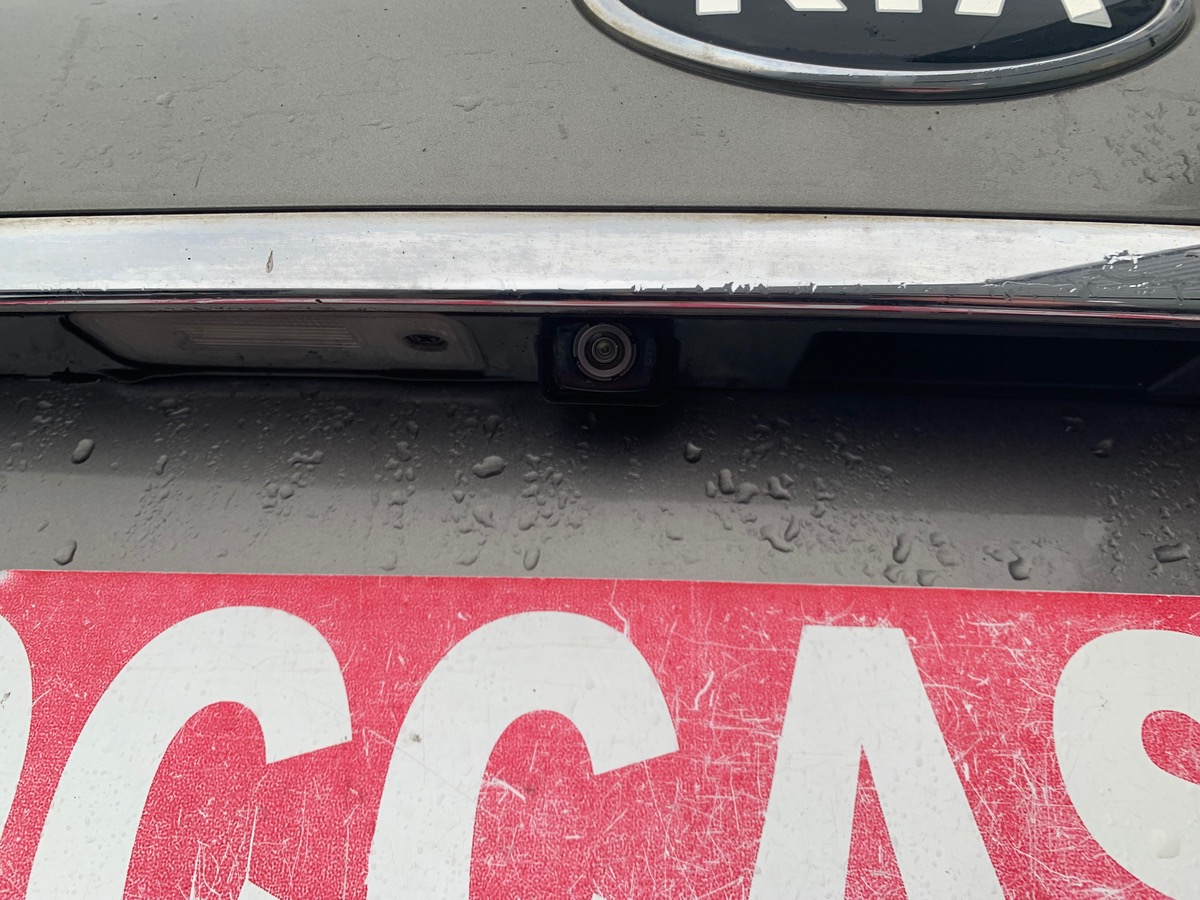 Kia Carens 141 ch | PREMIUM | 7 Places | Phase 2 | Attelage| Toit ouvrant | Caméra de recul | Jantes