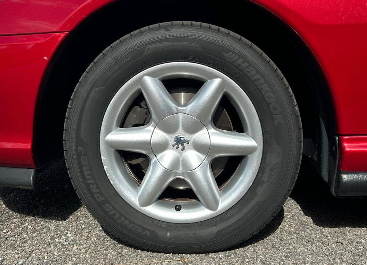 Peugeot 406 Coupé 2.0 16s (135 ch)