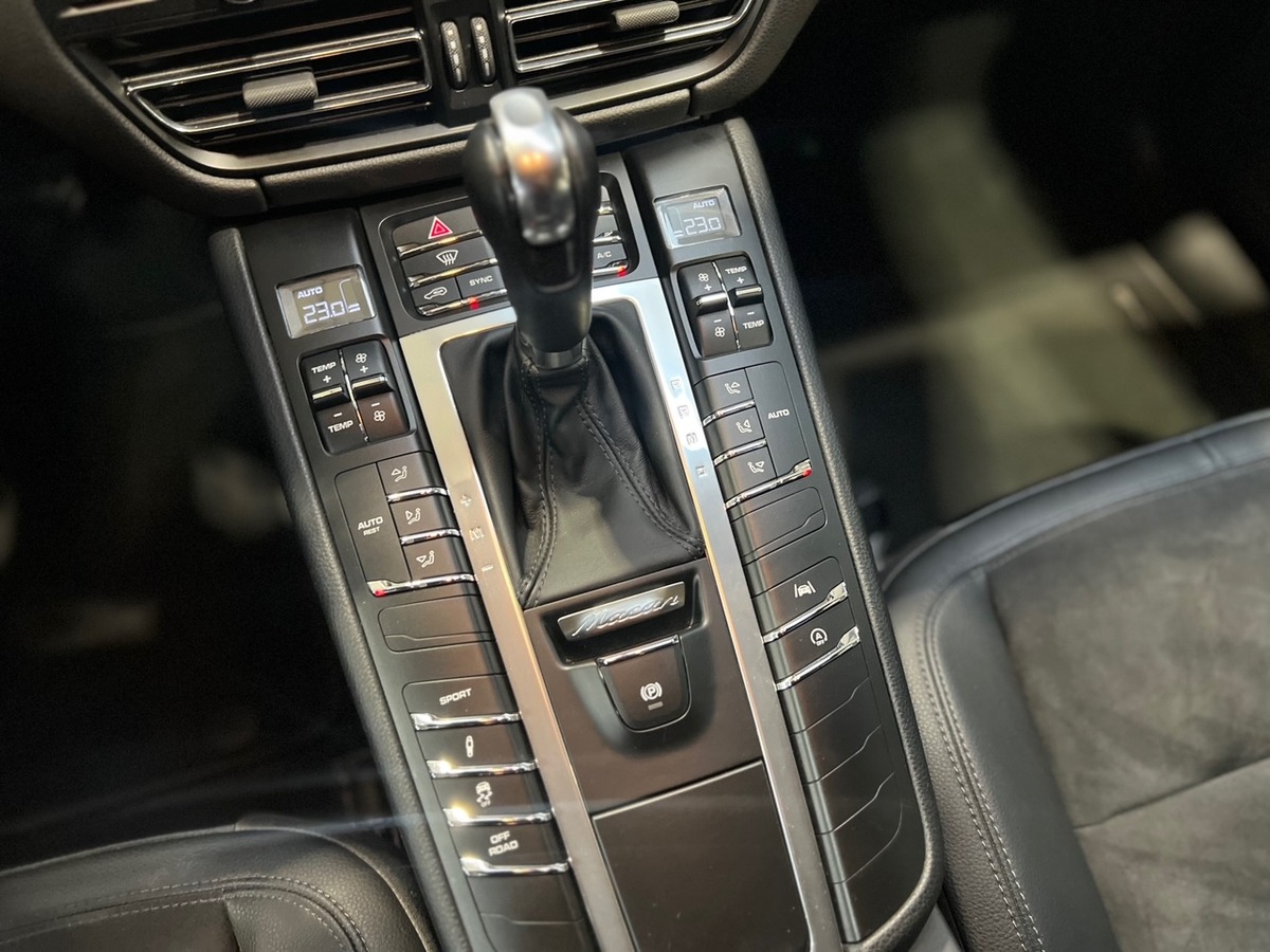 Porsche Macan (2) 2.0 245 PDK7