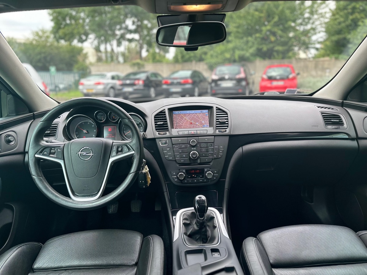 Opel Insignia 2.0 CDTI 160 CV cosmos 1er main  en 4XCBL foule option