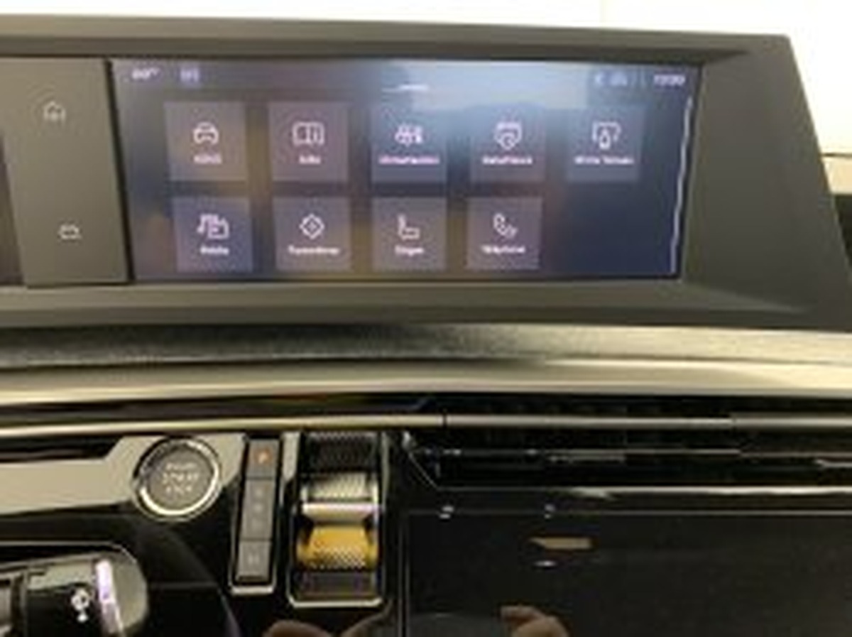 Peugeot 3008 NEW CROSSOVER 3008 Hybrid 145 e-DCS6 Allure