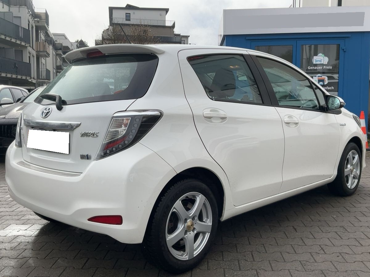 Toyota Yaris Hybrid III 1.5 HSD 100
