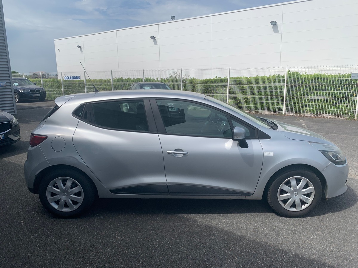 RENAULT Clio IV 75 ch | Air Medianav | 2 Places | Régulateur de vitesse | Climatisation | Bluetooth