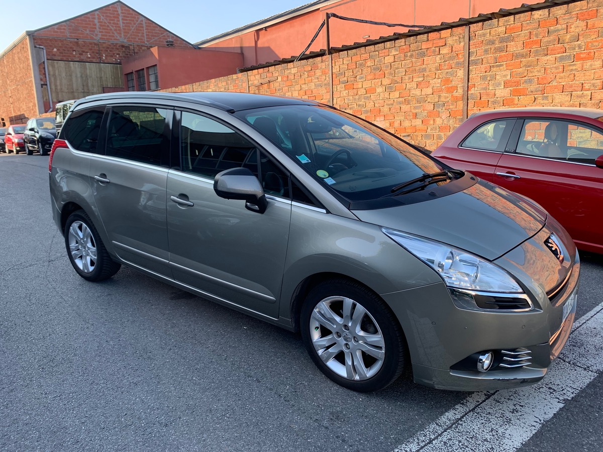Peugeot 5008 1.6 e-HDI 115 CV allure 4XCB