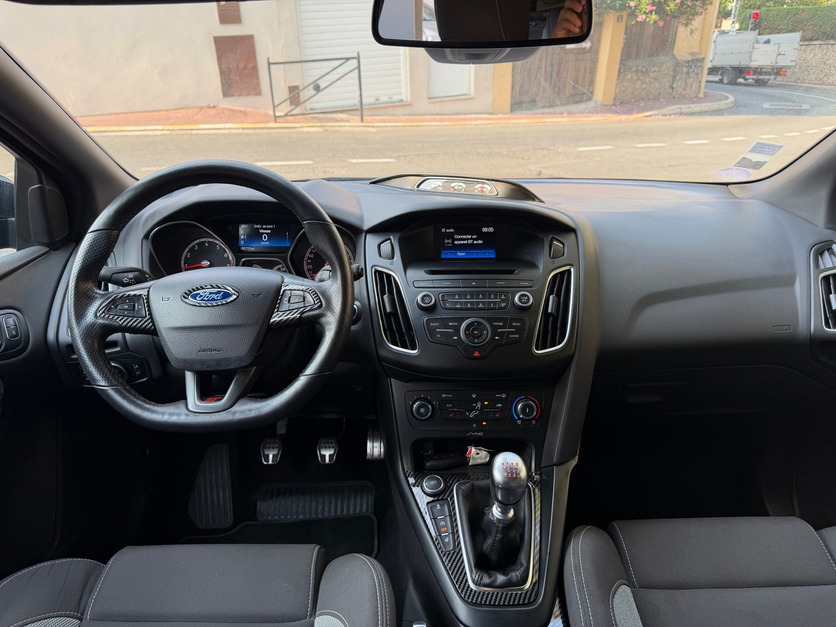 Ford Focus ST 2.0 Ti 250 CV /Pack RS /Volant Carbone/rétro intérieur Carbone / Siège Recaro/Phase 2