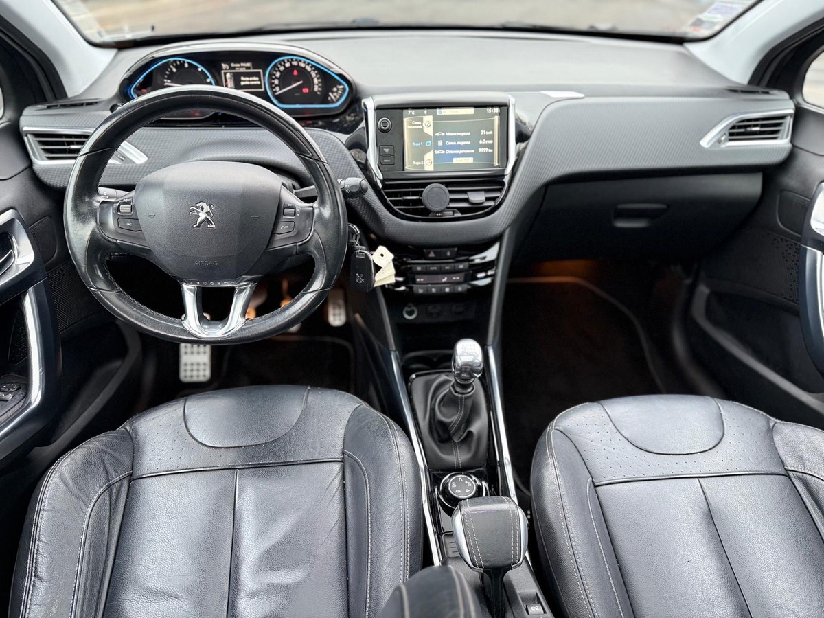 Peugeot 2008 1.6 e-HDI 115 CV féline  tout optiont en 4XCBLeux