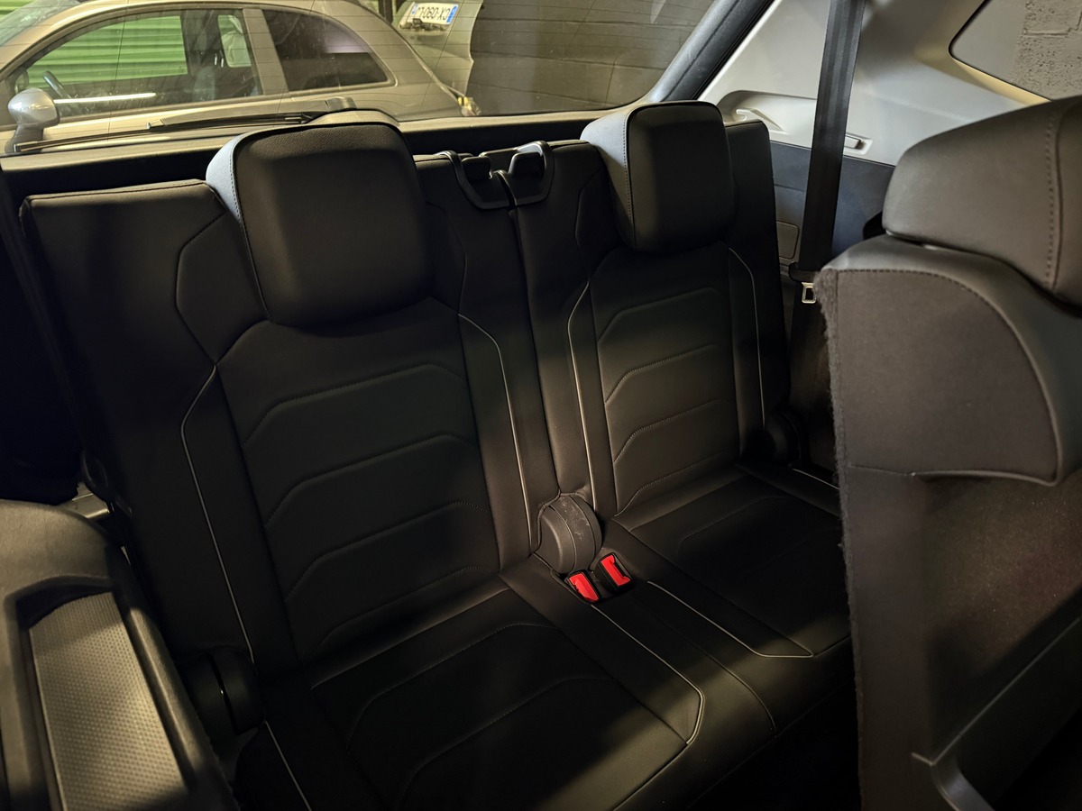 Volkswagen Tiguan ALLSPACE 2.0 tdi 4 MOTION CARAT FULL CockPit / Toit Panoramique Ouvrant