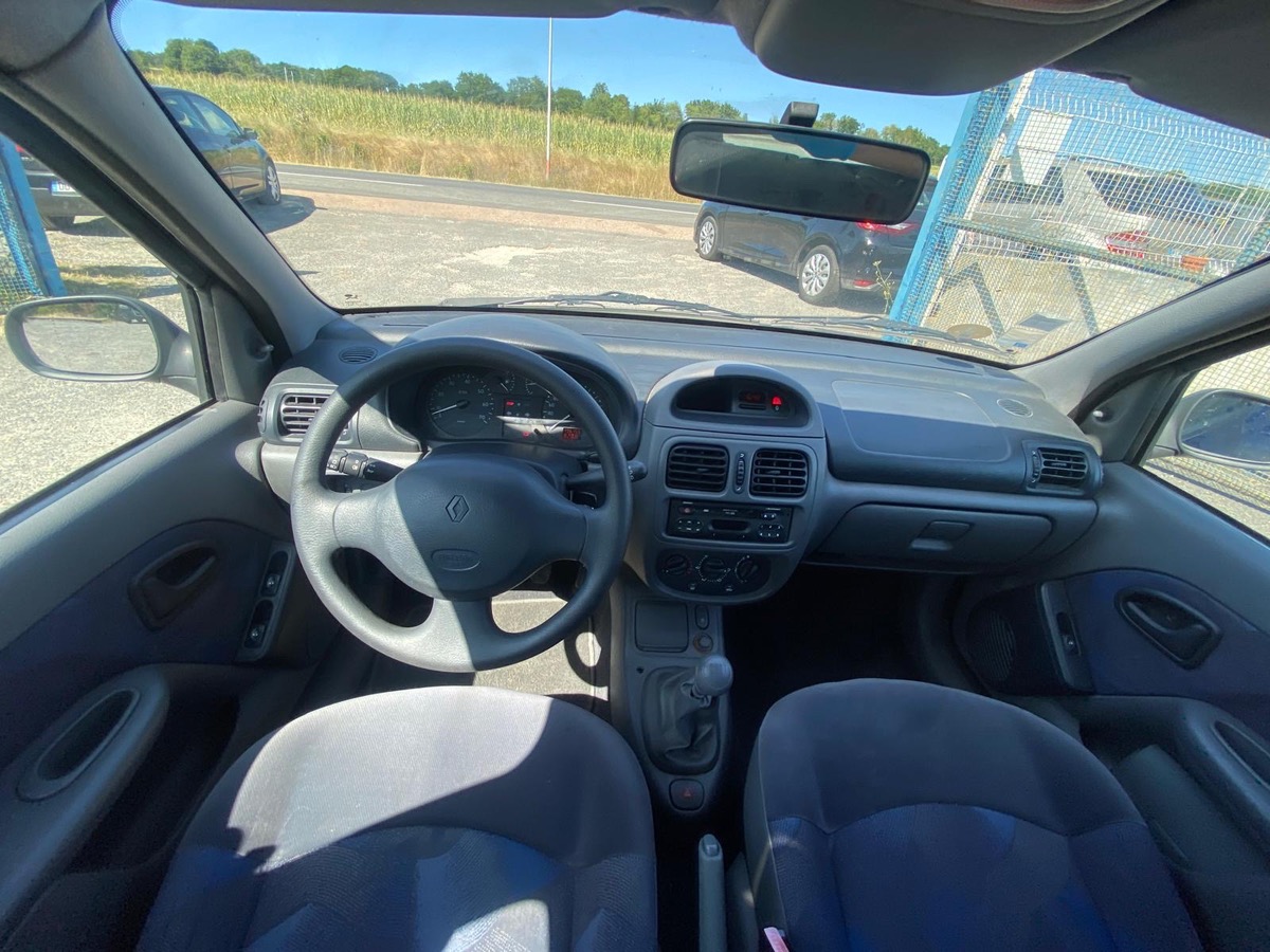 RENAULT Clio 2 1.2i 60cv 135000km d’origine 