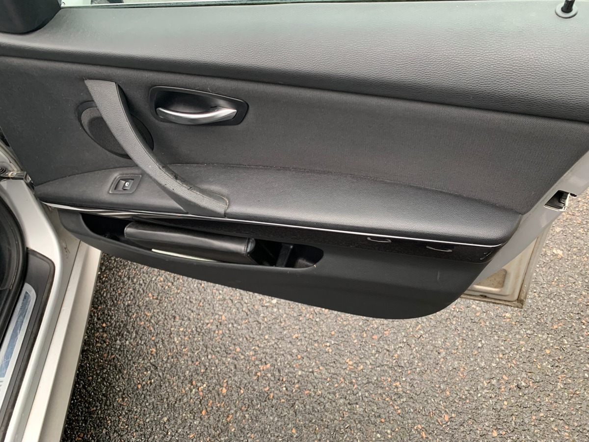 Bmw Série 3 Touring 184 ch | GPS | Radar de recul | Climatisation Auto | Jantes Alu 17"| Attelage