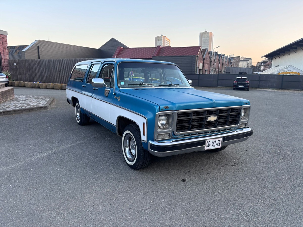 Chevrolet Suburban 7.4 V8 454 (C/R) - Français - CG Collection