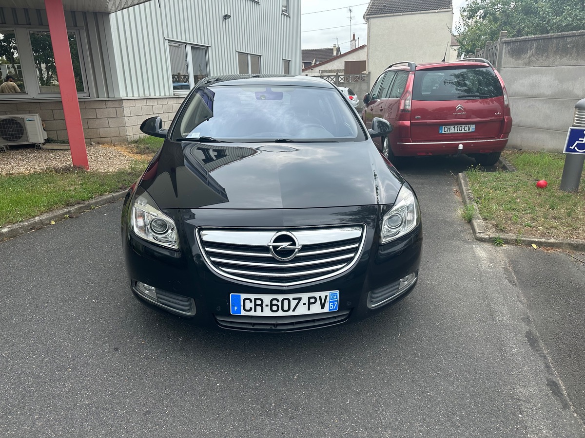 Opel Insignia 2.0 CDTI 160 CV cosmos 1er main  en 4XCBL foule option
