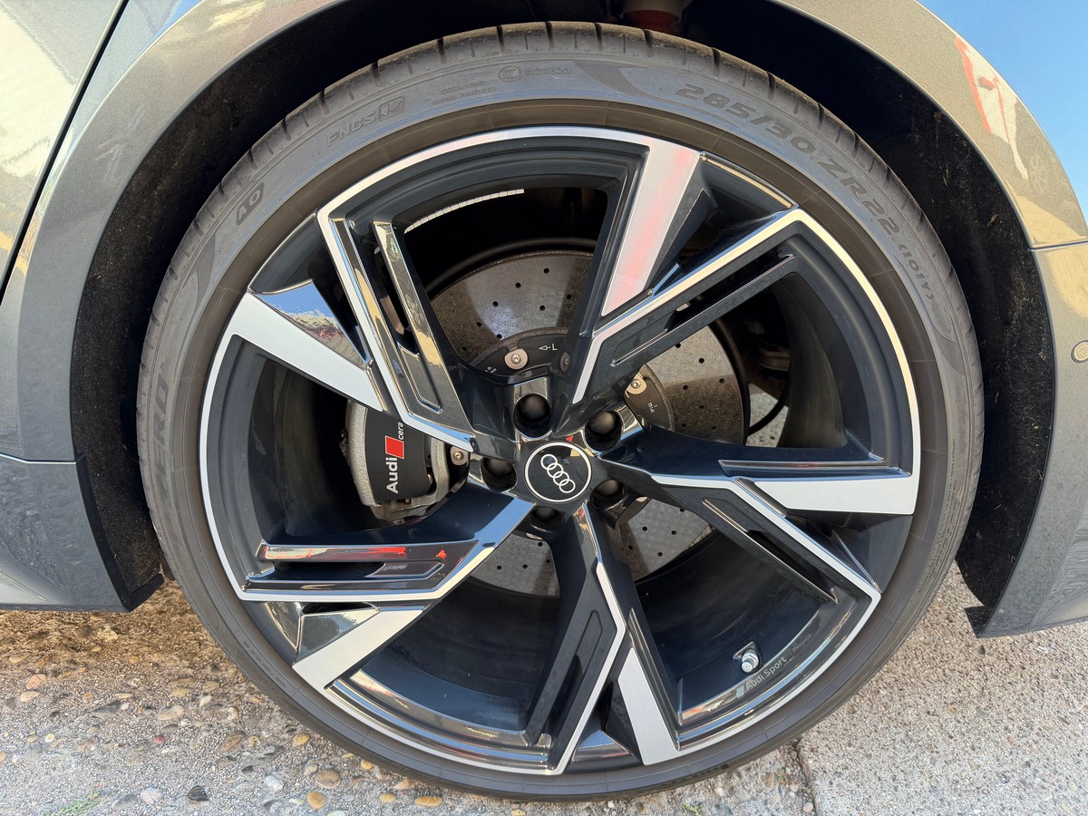 Audi RS6 Avant C8 4.0 V8 600ch FREIN CERAMIQUE / TOIT PANORAMIQUE / SIEGE AV CHAUFFANT VENTILE