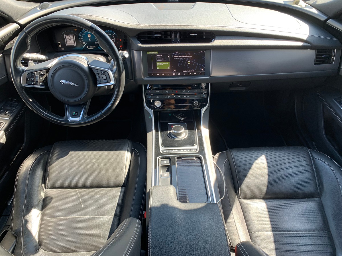 Jaguar XF Sportbrake 240 ch | R Sport | AWD | Toit panoramique | Caméra de recul | Apple car play