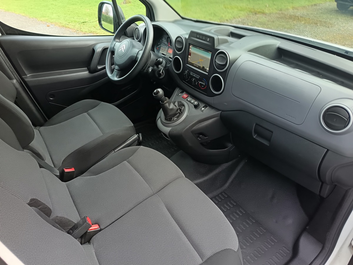 Citroën Berlingo FG 1.6L 98 CH BUSINESS M Gtie 6 mois Tva récupérable/ 3 places/Android auto