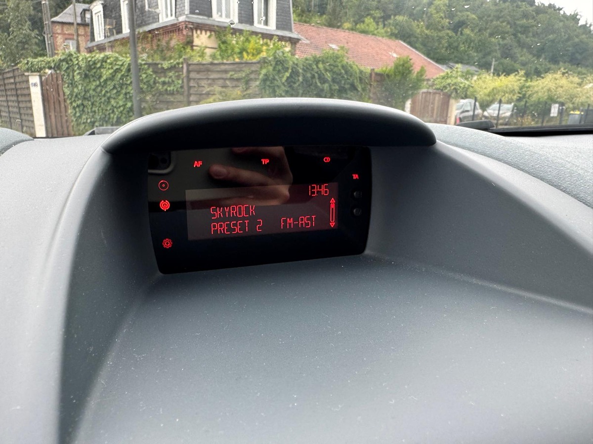 Ford Fiesta 1.25 82cv Ambiante Flexfuel (sans plomb / éthanol) - Garantie
