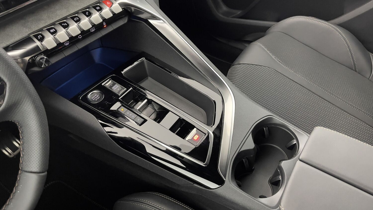 Peugeot 5008 III 1.2 PureTech 130 GT EAT8 | Pack City 1 | Eclairage d'ambiance | PLUSIEURS COLORIS