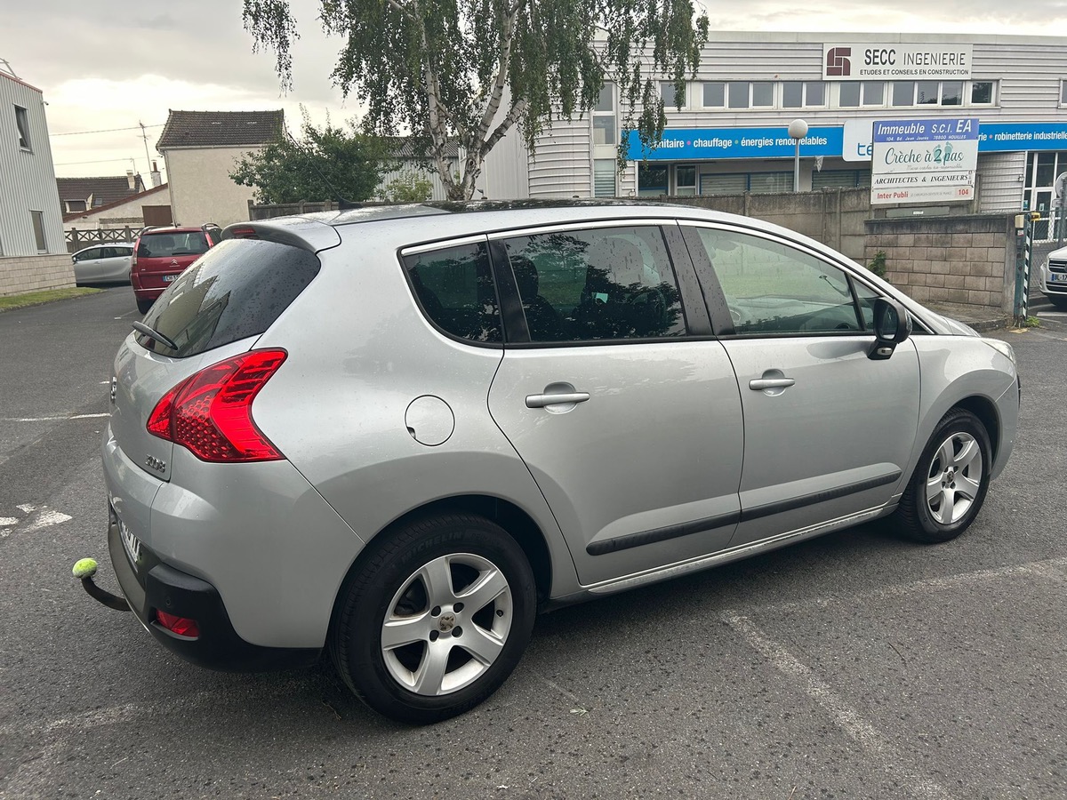 Peugeot 3008 2.0 HDI 150 CV 1er main allures 4XCBLeux