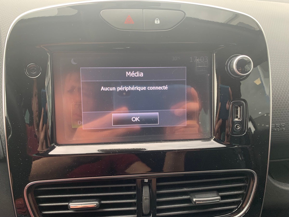 RENAULT Clio IV 90 ch | Limited | Régulateur vitesse | Climatisation | Radar stationnement arriére