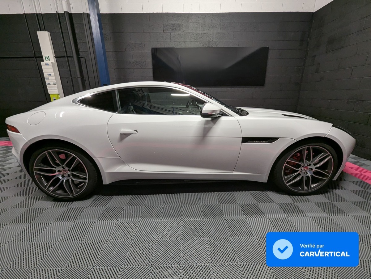 Jaguar F-TYPE R V8 5L BVA8 AWD 550 ch