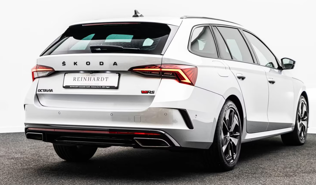 Skoda Octavia Combi IV 2.0 TDI 200ch RS DSG7/Attelage/Toit ouvrant/Matrix/Aff tête haute