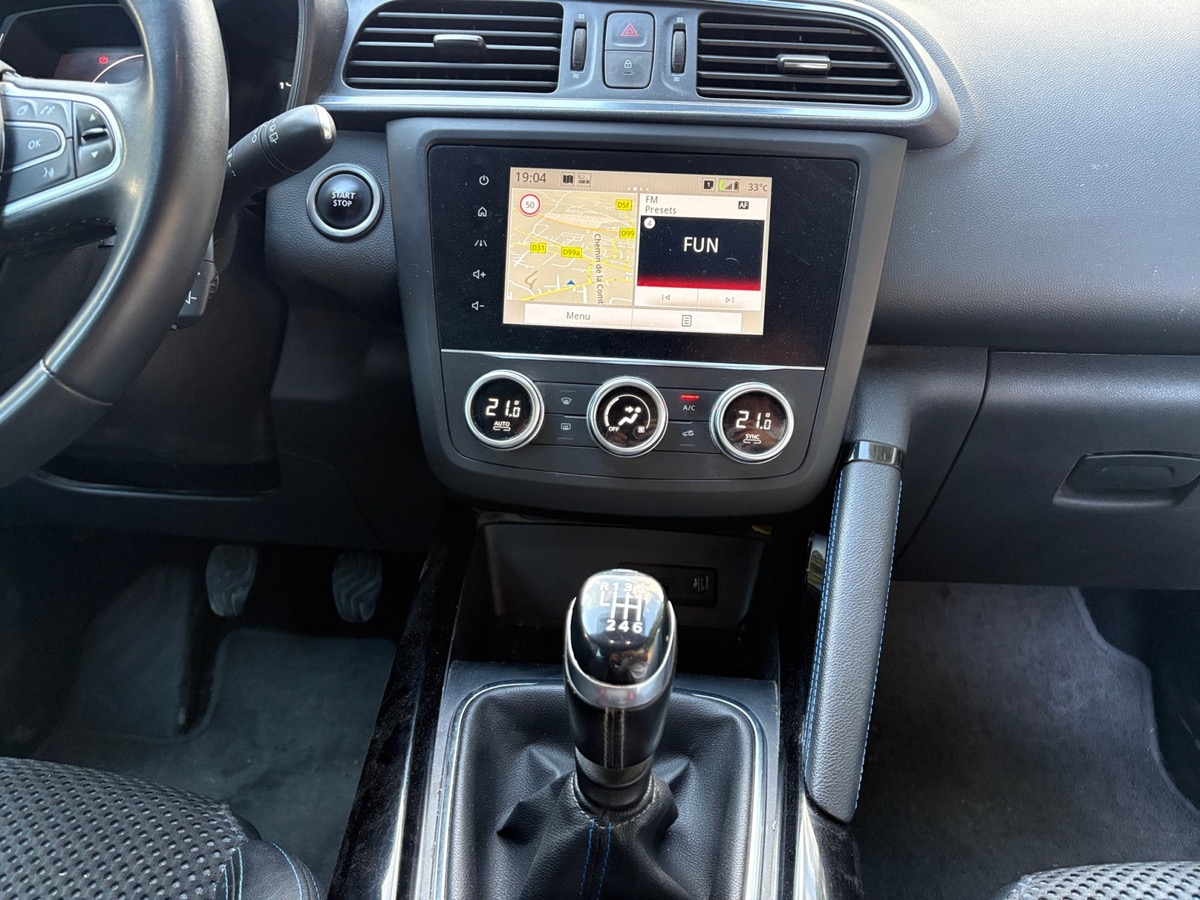 RENAULT Kadjar BLACK EDITION 115 DCI / DISTRIB OK / TOIT OUVRANT