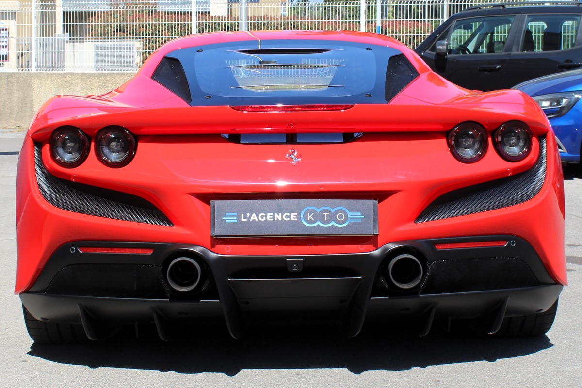 Ferrari F8 Tributo COUPE 3.9 DCT V8 BiTurbo 720 ch 1ère MAIN  ROSSO SCUDERIA - ORIGINE FRANCE
