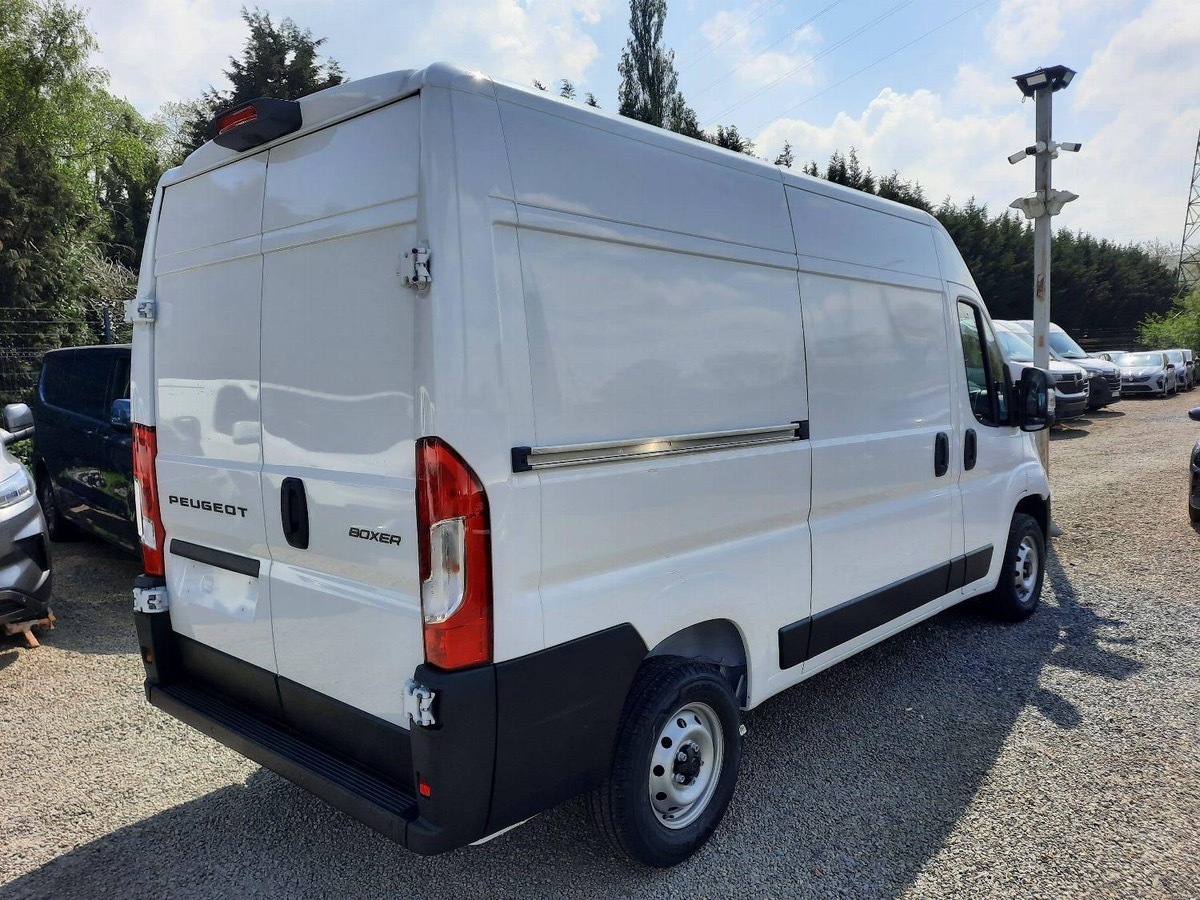 Peugeot Boxer Fg FOURGON 333 L2H2 2.2 BLUEHDI 140CH M6 CONFORT