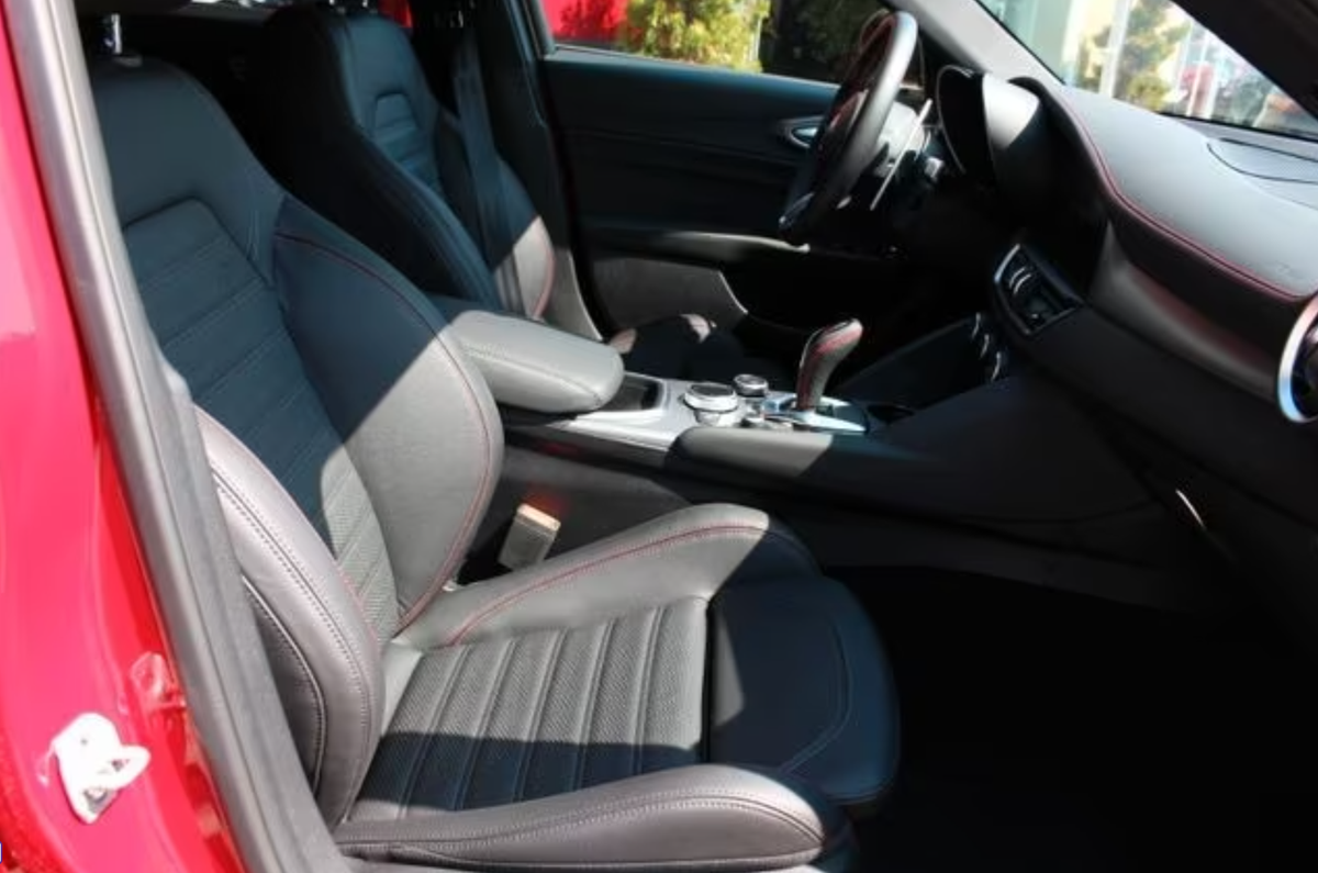 Alfa Romeo Giulia 2.0T 280ch Competizione Q4 AT8