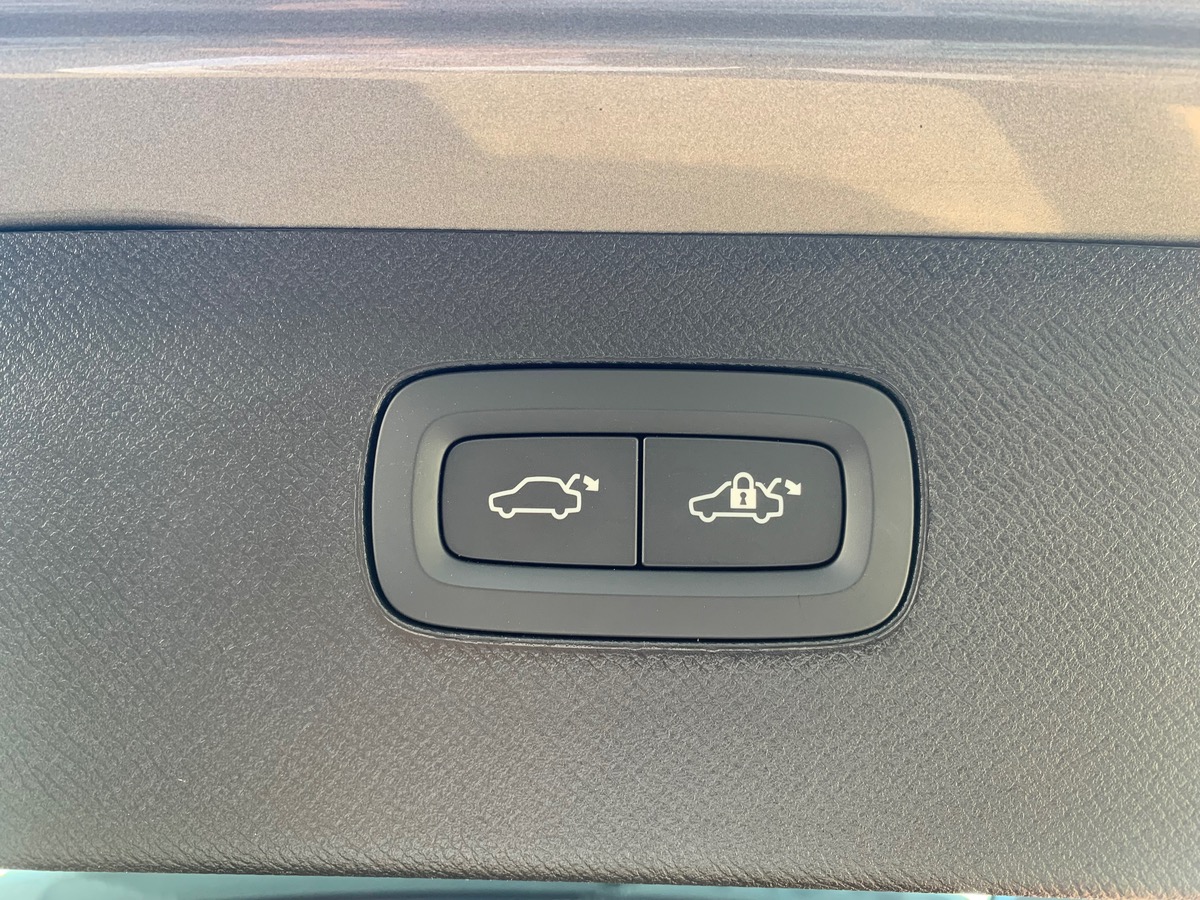 Volvo XC90 388 | R-DESIGN | Pack Prestige | Attelage | Toit ouvrant Panoramique | Caméra de recul