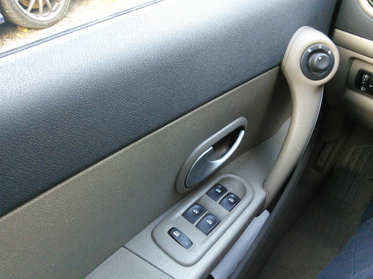 RENAULT Clio III 5 Portes 1.5 dCi 86 cv Privilege CLIM - distribution faite