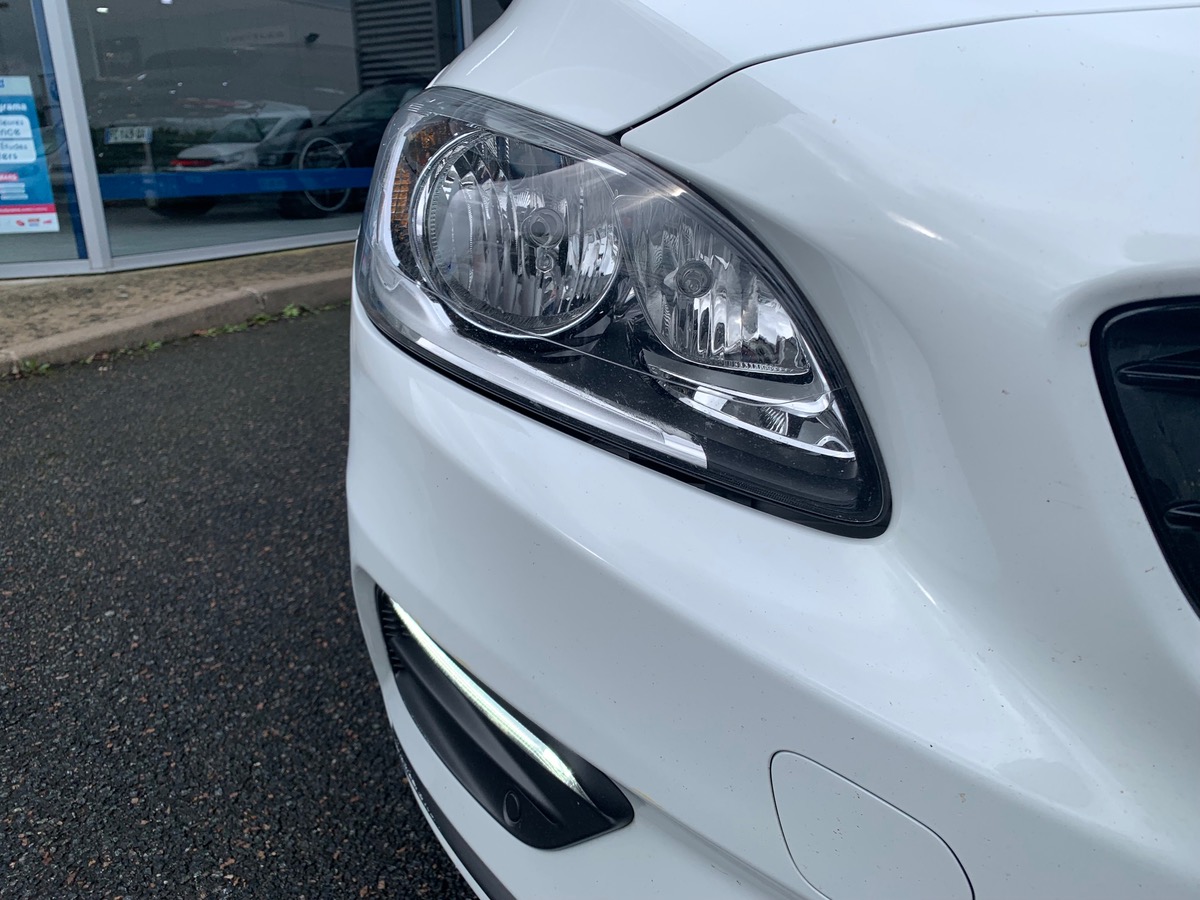 Volvo S60 150 ch | R-design | Attelage amovible | Régulateur vitesse | Radar stationnement arriére