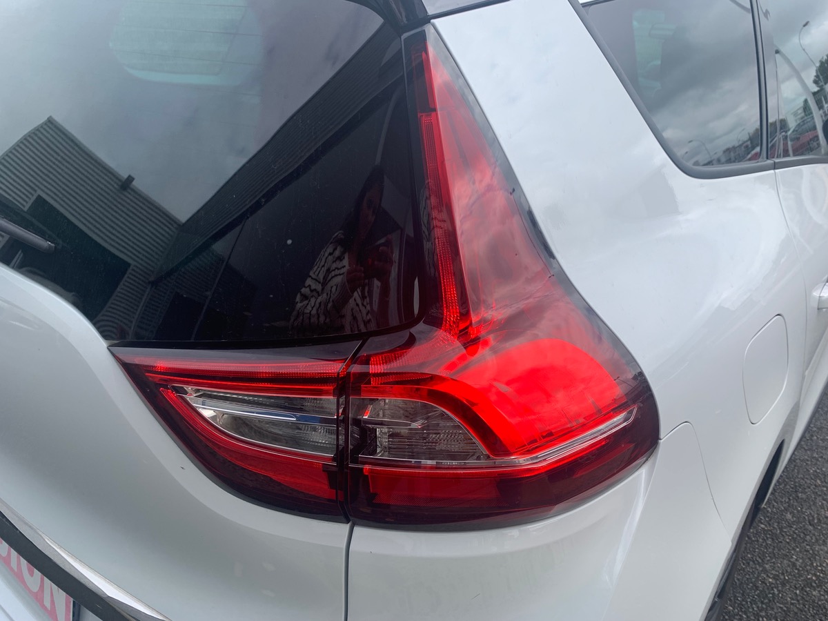 RENAULT Grand Scenic 160 | INITIALE PARIS | 7 places | Toit Panoramique | Caméra recul | PHARES LED