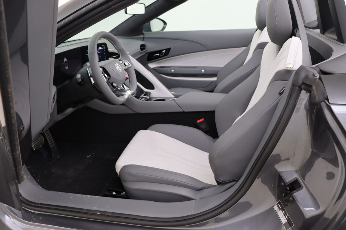 MG CYBERSTER Trophy Extended Range 77 kWh 6AT 2WD | Apple CarPlay / Android Auto | Caméra de recul