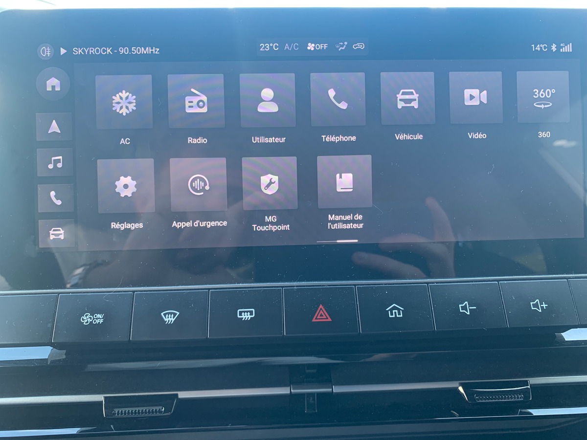 MG MG4 245 | 77 Kwh | Luxury | Apple car Play | Caméra | Siéges chauffants | Régulateur adaptatif