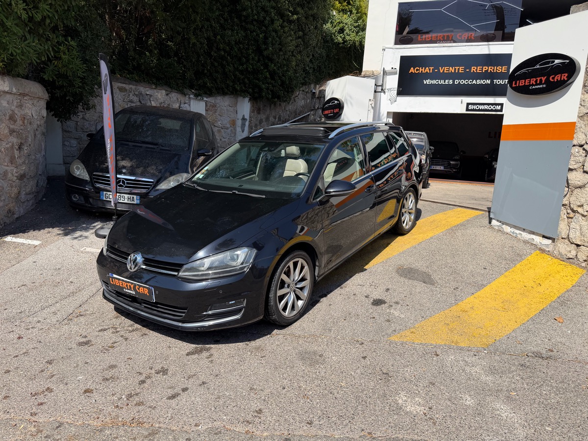 Volkswagen Golf VII SW 1.6 TDI 110 CV / Carat + / Toit Ouvrant / intérieur Cuir / Caméra