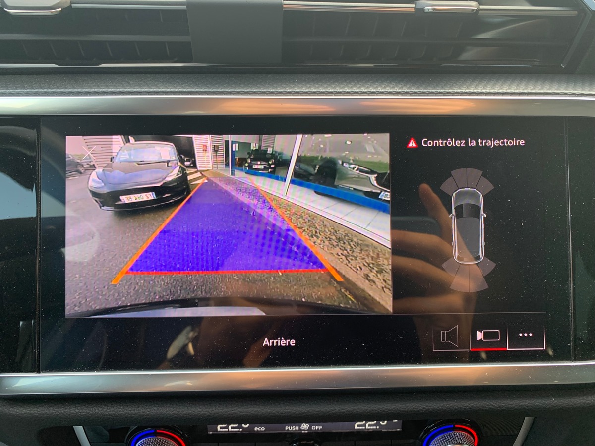 Audi Q3 150 ch | S-Line | Caméra de recul | Apple car Play Android Auto | GPS | Régulateur vitesse