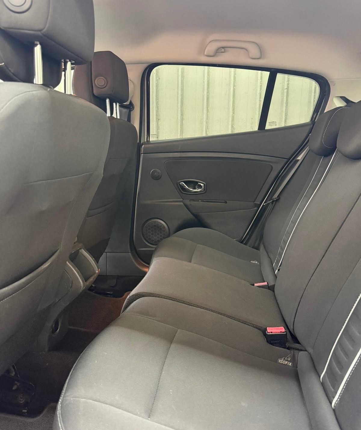 RENAULT Megane iii dci 110cv  BVA