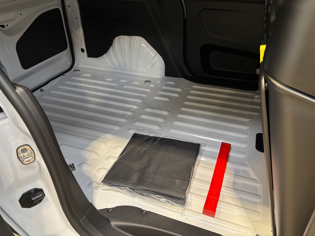 Peugeot Partner HDI 130 EAT8 PACK PREMIUM CONNECT NEUF 0KM TVA IK