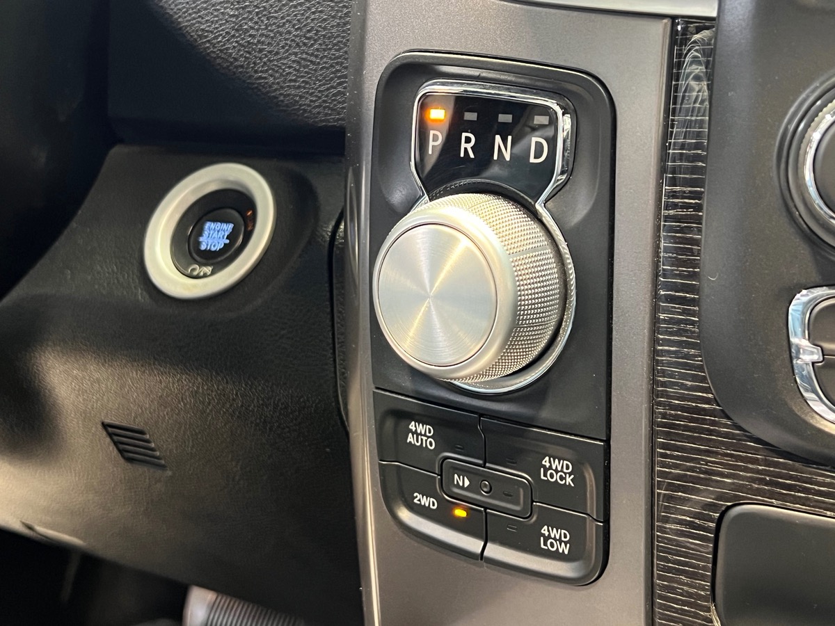 Dodge RAM 1500 5.7 V8 HEMI 395CV  LIMITED ÉTHANOL c