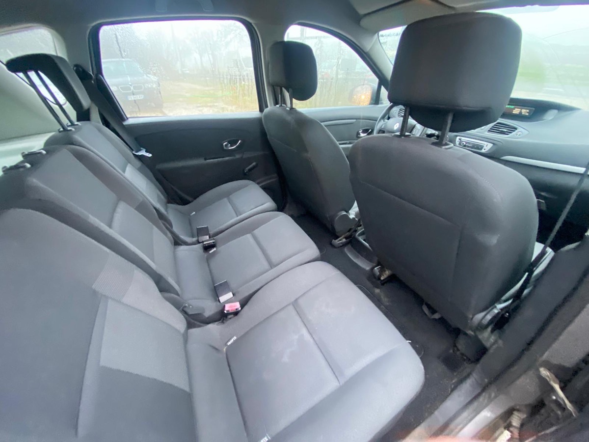 RENAULT Scenic III 1.5 dci 110cv 1ère main