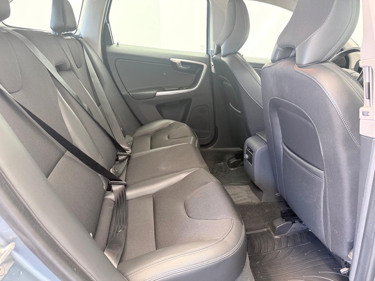 Volvo XC60 D3 150 CV BVA MOMENTUM GEARTRONIC