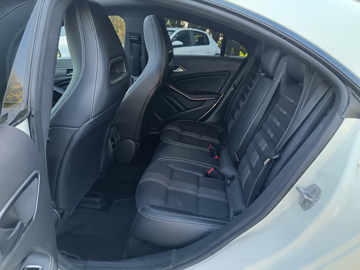 Mercedes-Benz CLA 200 CDI BOITE AUTO GTIE 6 MOIS