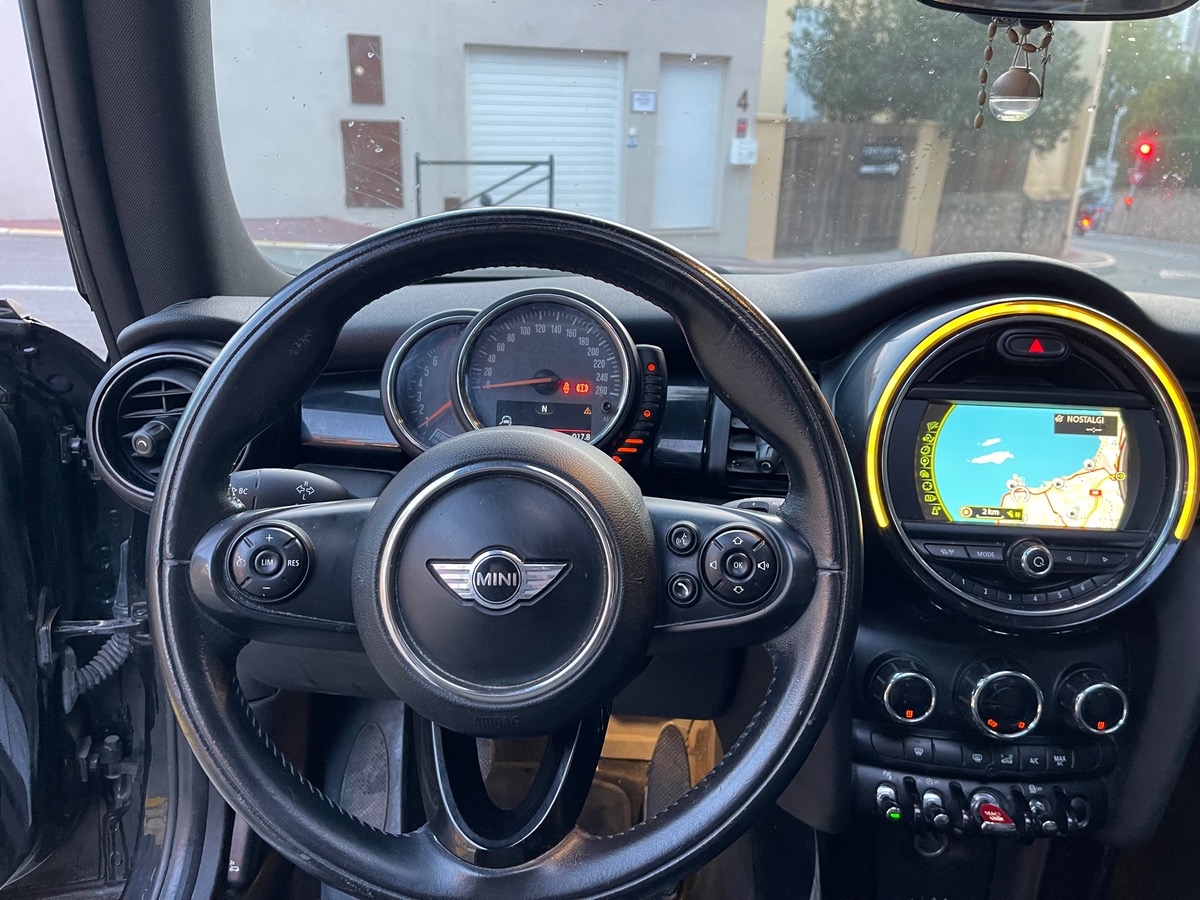 Mini Mini Cooper 1.5 i 136 CV / Embrayage Neuf/ Toit Ouvrant / GPS / Jantes Noires / Pack lumière