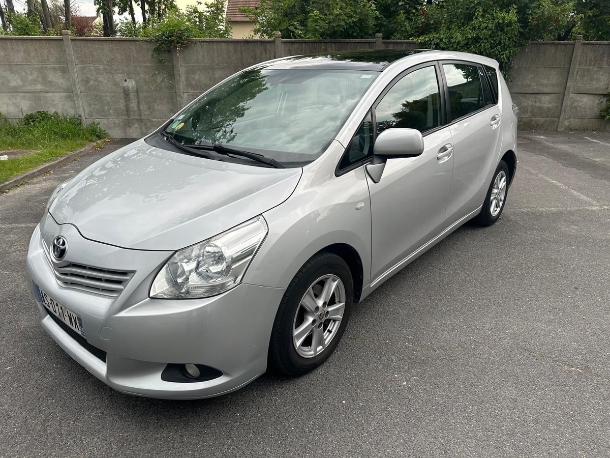 Toyota Verso 2.0 D-4D 128 CV  1er main 7 pls 4XCB